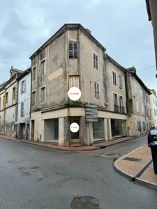 Exclusivité à vendre un immeuble à CHAROLLES (71)