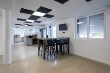 Local/bureau à louer PARAY LE MONIAL 235 m2 bureaux, accueil, fort potentiel.