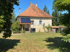 À VENDRE – Exclusivité Sud Bourgogne, Brionnais, Propriété du XIXème, 7,6 hectares libres, 2 étangs