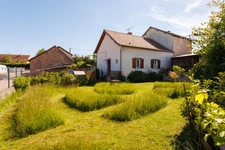 Exclusivité, à vendre – Maison de village avec double garage et terrain clos – Vérosvres (71)