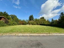 Exclusivité, Terrain à vendre  MATOUR (71) centre ville avec accès piéton