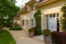 Propriété à vendre 8 pièces, 10 min de Paray Le Monial(71)