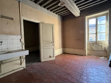 Exclusivité à vendre un immeuble à CHAROLLES (71)