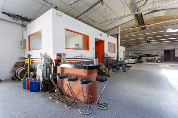 À vendre local commercial / stockage / artisanal Digoin (71) de 2150 m2 prox RCE et A 79