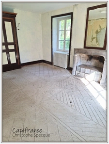 Maison à vendre en pierre de 143 m² habitable , grange, terrain CELLES SUR DUROLLE (63)