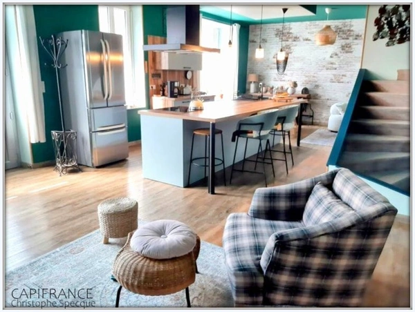  A vendre, Maison rénovée avec gout, terrain et garage CELLES SUR DUROLLE (63)