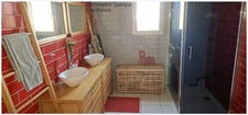 Plain-pied lumineux avec piscine dans secteur calme