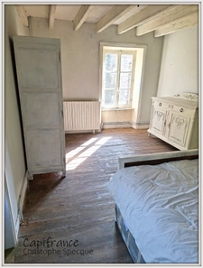 Maison à vendre en pierre de 143 m² habitable , grange, terrain CELLES SUR DUROLLE (63)