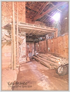 Maison à vendre en pierre de 143 m² habitable , grange, terrain CELLES SUR DUROLLE (63)