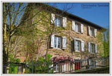 Maison à vendre en pierre de 143 m² habitable , grange, terrain CELLES SUR DUROLLE (63)