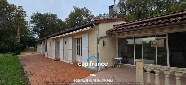 A vendre, superbe maison de plain-pied avec dépendance et vue panoramique.