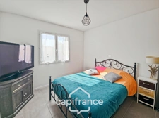 Maison de plain pied construite 2019, 3 chambres, jardin, garage, lumineuse, secteur calme, accès du jardin à la voie verte
