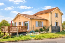 Maison en pierre familiale d’environ 135m² – Terrain clos de 978m² avec puits et panneaux solaires LEDAT (47)