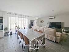 Maison de plain pied construite 2019, 3 chambres, jardin, garage, lumineuse, secteur calme, accès du jardin à la voie verte