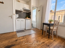 BORDEAUX SAINT-GENÈS / VICTOIRE – STUDIO RÉNOVÉ AVEC ESPACE NUIT EN MEZZANINE – VENDU MEUBLÉ