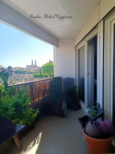 Bordeaux Nansouty – T3 traversant avec 2 balcons – 64 m²