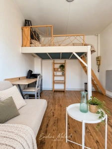 BORDEAUX SAINT-GENÈS / VICTOIRE – STUDIO RÉNOVÉ AVEC ESPACE NUIT EN MEZZANINE – VENDU MEUBLÉ