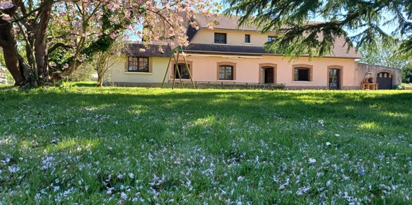 Proche YPORT à 3,5 kms de la mer Maison de 180 m2 sur terrain de 2500 m2