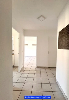 À vendre – Bel appartement 3 pièces avec grande loggia – Bordeaux Chartrons / Bassins à Flot