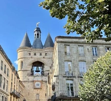 A vendre, Bordeaux centre historique, élégant appartement de 3 pièces d'environ 70 m² 