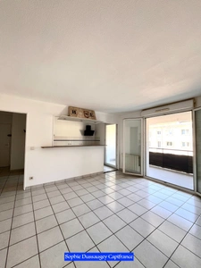 À vendre – Bel appartement 3 pièces avec grande loggia – Bordeaux Chartrons / Bassins à Flot