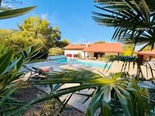Exclusively in ASCAIN - Villa with swimming pool 