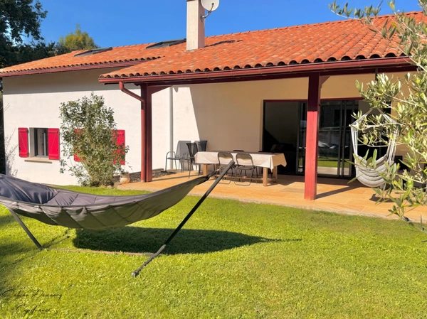 En EXCLUSIVITÉ - Maison Contemporaine avec piscine à ASCAIN