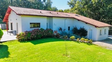 Exclusively in ASCAIN - Villa with swimming pool 