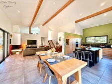 Exclusively in ASCAIN - Villa with swimming pool 