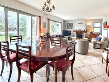 Villa avec piscine 6 pièces à vendre ARBONNE (64) 