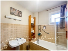 ARLES Trinquetaille, FOR SALE, 105m² apartment with a terrace, on the top floor 