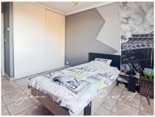 Maison à vendre 5 pièces avec piscine GARONS (30)