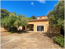 Maison à vendre de type 5 avec maisonnette indépendante  SAINT GILLES (30)