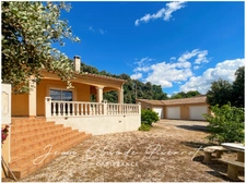 Maison à vendre de type 5 avec maisonnette indépendante  SAINT GILLES (30)