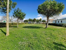 🏖️ Mobil-home – 35 m² sur parcelle arborée dans PRL 3★ avec piscine – Plage à 5 min à pied !