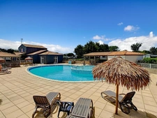 🏖️ Mobil-home – 35 m² sur parcelle arborée dans PRL 3★ avec piscine – Plage à 5 min à pied !
