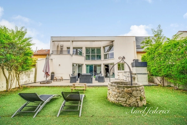 MAISON ALFORT - Villa d’architecte d’exception avec salle de cinéma privée haut de gamme