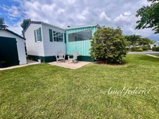Mobile-Home - 36 m2 + 20 m2 de terrasse - sur parcelle 236 m2 - piscine privée - 5 min plage- SAINT GILLES CROIX DE VIE (85)