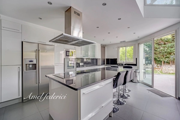 MAISON ALFORT - Villa d’architecte d’exception avec salle de cinéma privée haut de gamme