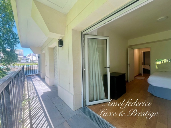 Appartement d’Exception – Vue Panoramique sur la Seine – Neuilly-sur-Seine, Île de la Jatte (4p 96m2)