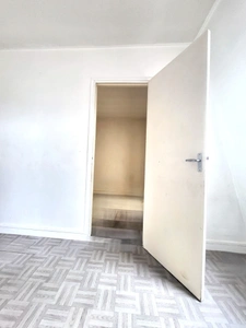 EXCLUSIVITÉ – 2 PIÈCES – DERNIER ÉTAGE – BOULEVARD VOLTAIRE (PARIS 11ᵉ)