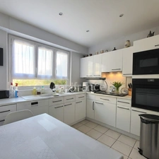 À Chilly‑Mazarin (91380), découvrez un spacieux 4 pièces de 88 m², lumineux et traversant