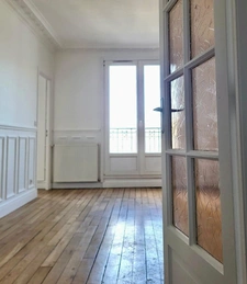 PARIS 19ᵉ | Coup de cœur | Dernier étage | 2 balcons | Entièrement rénové | Faibles charges