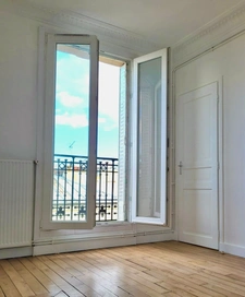 PARIS 19ᵉ | Coup de cœur | Dernier étage | 2 balcons | Entièrement rénové | Faibles charges