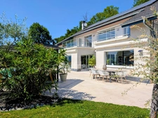 Villa d'exception avec vue lac, piscine et prestations haut de gamme