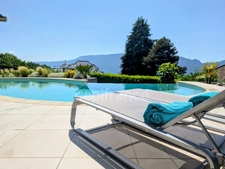 Villa d'exception avec vue lac, piscine et prestations haut de gamme
