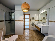 Villa d'exception avec vue lac, piscine et prestations haut de gamme