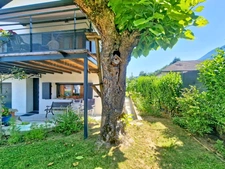 Maison familiale avec terrasse, jardin et vue montagnes