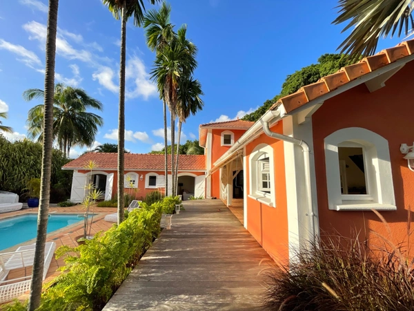 MAGNIFIQUE VILLA DE STANDING EN MARTINIQUE (972)