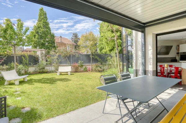 APPARTEMENT EN TRIPLEX 6 PIECES QUARTIER DU PARC A SAINT-MAUR-DES-FOSSES (94)